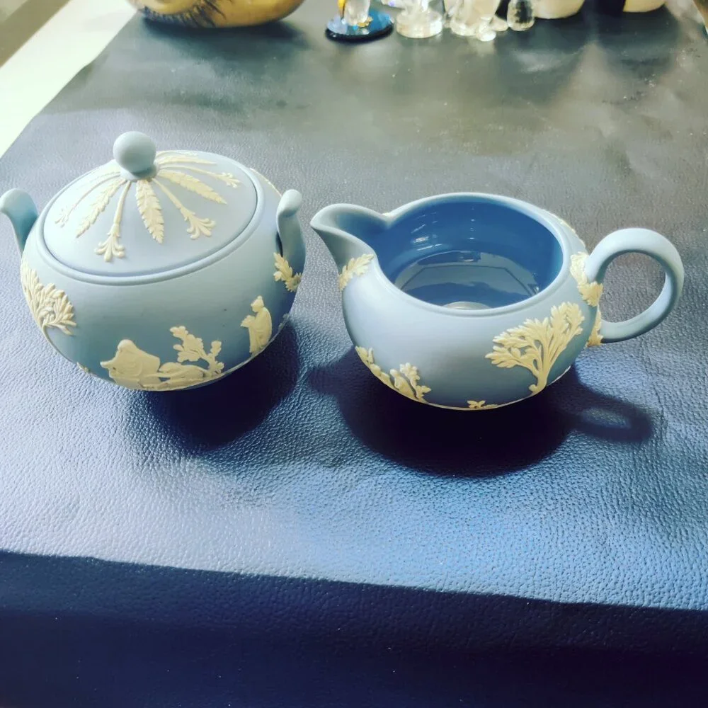 Wedgewood Cream and Sugar Bowl with Lid. Vintage great condition. - Picture 12 of 12
